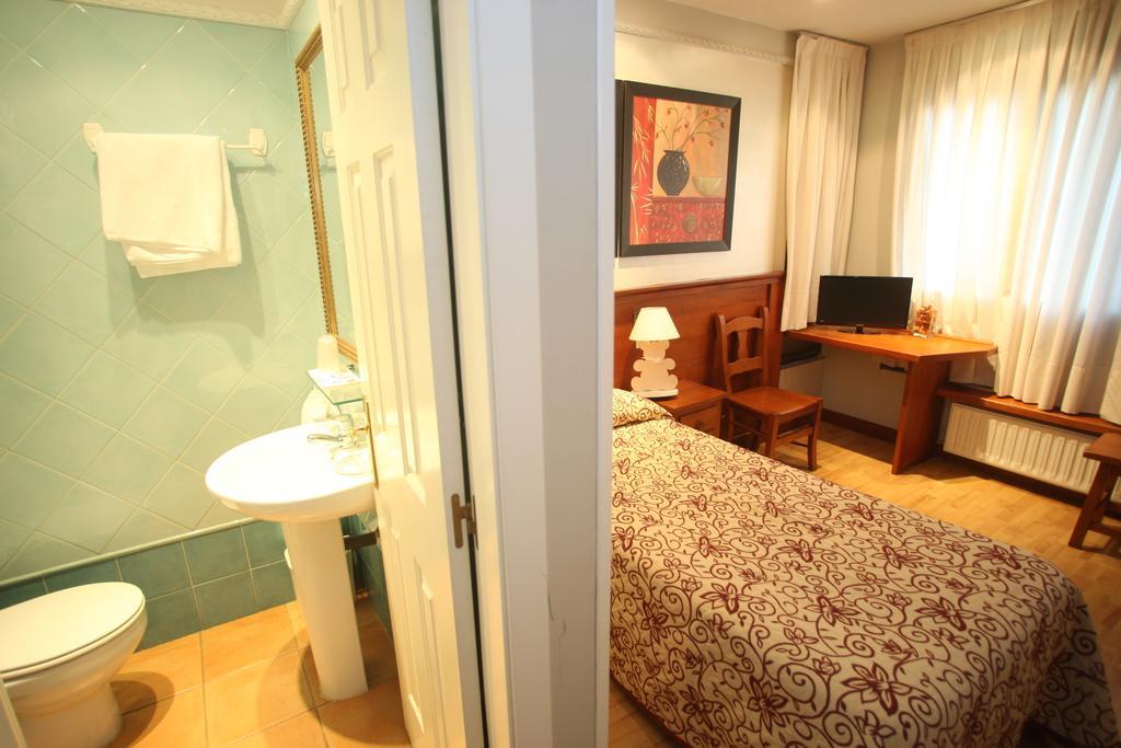 Hostal Vitorina Soria Zewnętrze zdjęcie